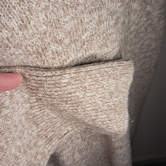 A New Day Women's Oatmeal V-Neck Oversized Pullover Sweater NWT - Picture 5 of 8